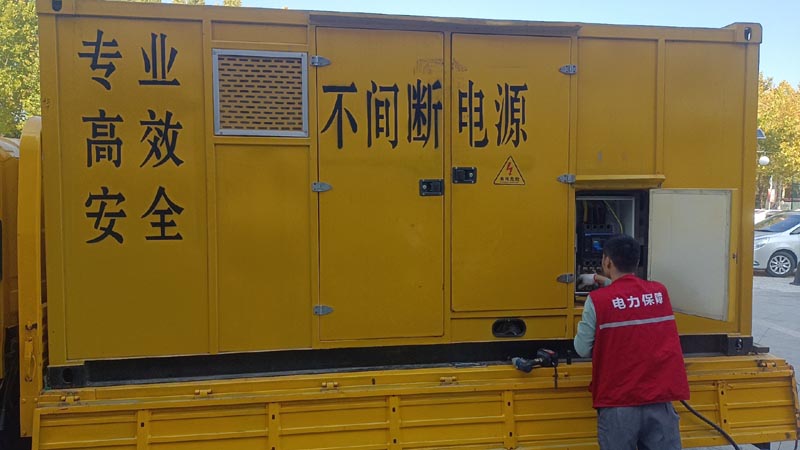 广水柴油发电机组和UPS电源配合使用时，如何避免切换过程中的电力中断？